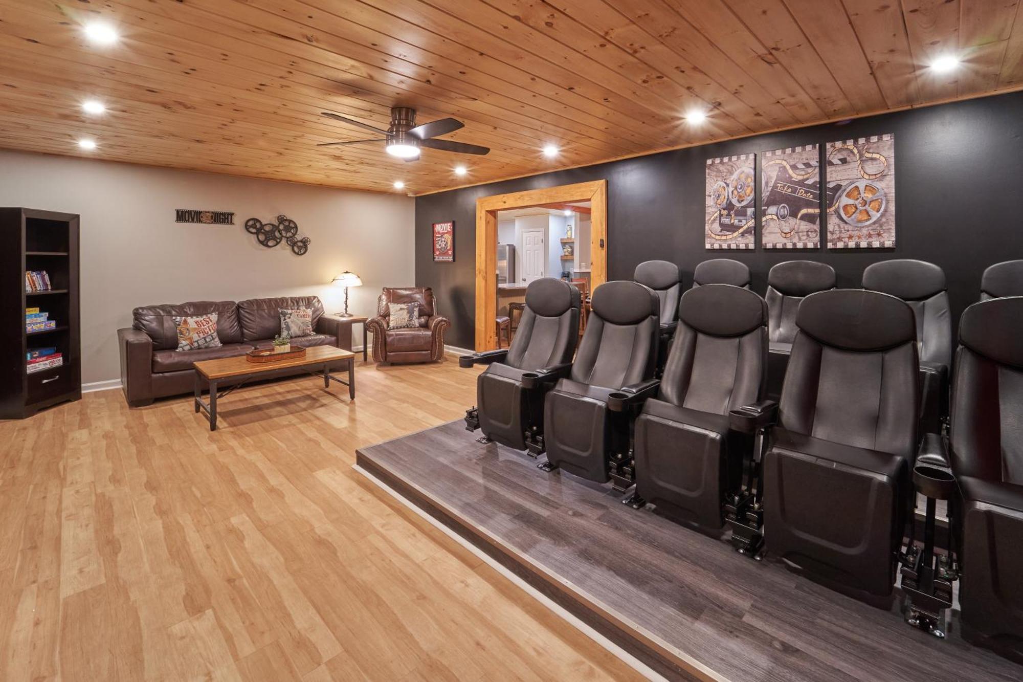 Entertainment Galore! Luxurious Property, Spectacular & Peaceful Setting, Great Location, Close To Major Attractions!! Pigeon Forge Buitenkant foto