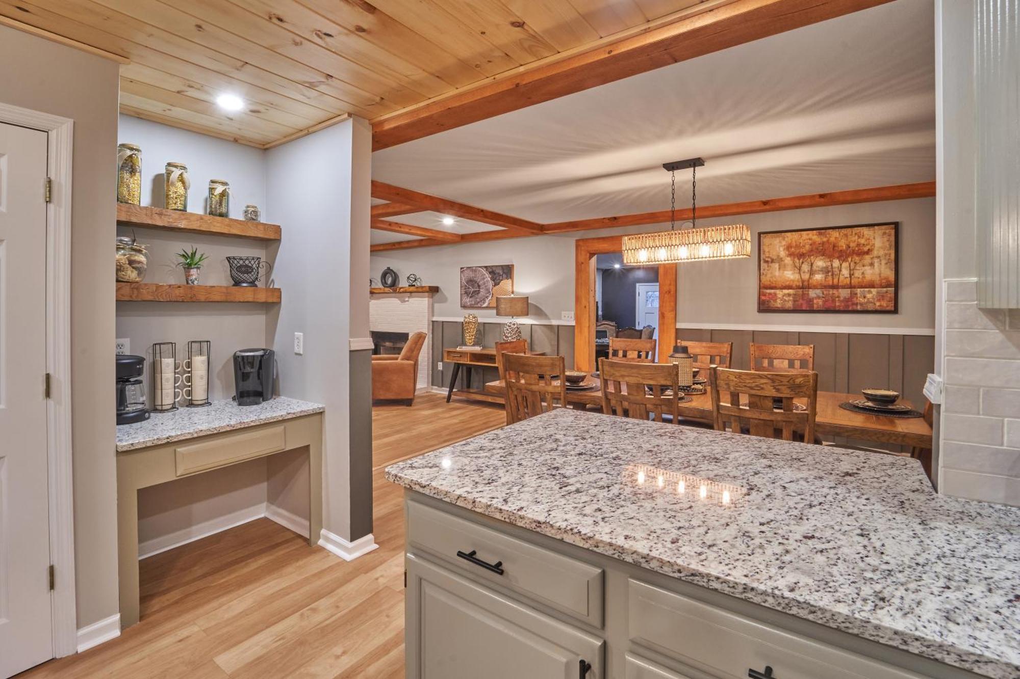 Entertainment Galore! Luxurious Property, Spectacular & Peaceful Setting, Great Location, Close To Major Attractions!! Pigeon Forge Buitenkant foto